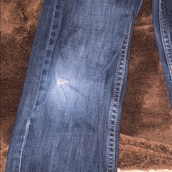 Boys size 5 ripped jeans - Picture 2 of 3